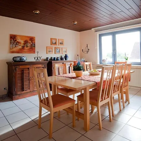 Haus Burgblick Balkonzimmer Гостевой дом