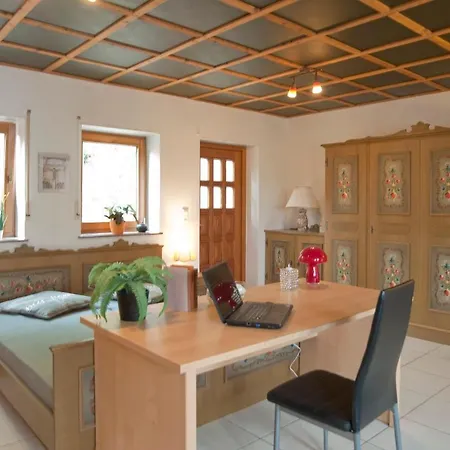 Haus Burgblick Balkonzimmer Гостевой дом