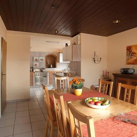 Гостевой дом Haus Burgblick Balkonzimmer Ruthweiler